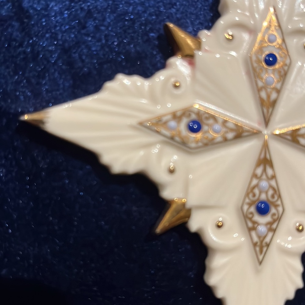 Lenox China Jewels Nativity Star of Bethlehem Ornament - Picture 4 of 11